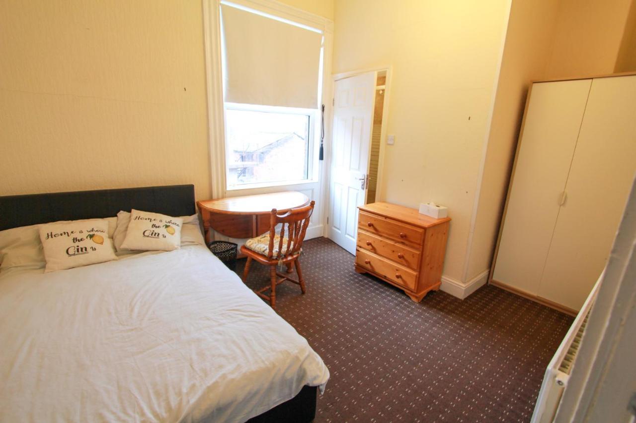 Central Bolton Accommodation 外观 照片